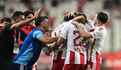 Antalyaspor 3 puanla başladı