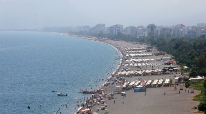Antalya'da deniz suyu sıcaklığı İstanbul ve Ankara'daki hava sıcaklığını geçti!