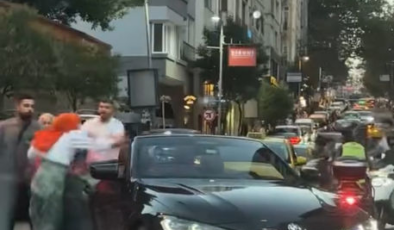 Kadının üzerine sopayla yürüdü!