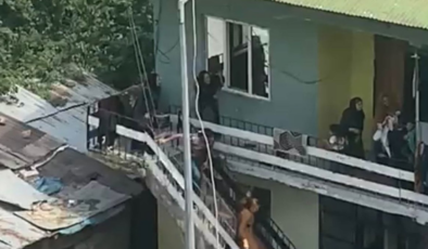 Suriyeliler arasında yumruklu, tekmeli, sopalı kavga