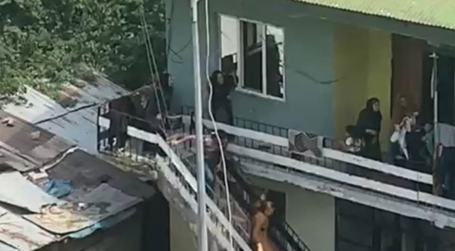 Suriyeliler arasında yumruklu, tekmeli, sopalı kavga