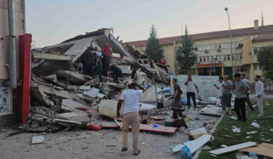 Balıkesir depremi yıkılan ve hasarlı bina var mı? Balıkesir depreminde ölü ve yaralı var mı?