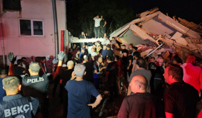 Son depremler: Balıkesir'de 6.1 büyüklüğünde deprem, enkaz altında kalanlar var