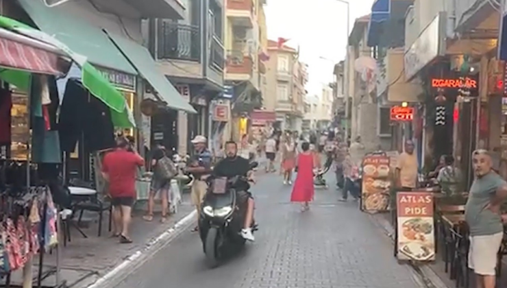 Balıkesir'deki deprem anı kameralara böyle yansıdı