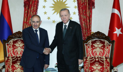 Cumhurbaşkanı Erdoğan Ermenistan Başbakanı Paşinyan ile görüştü
