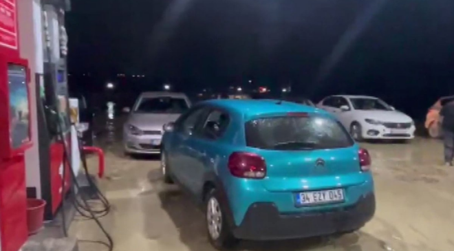 Ankara'da sağanak: Polatlı- Yunak yolu ulaşıma kapandı