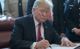 Trump, Çin'e yönelik yüksek tarifeleri 90 gün daha askıya aldı