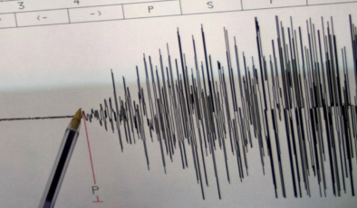 Endonezya'da 6,5 büyüklüğünde deprem