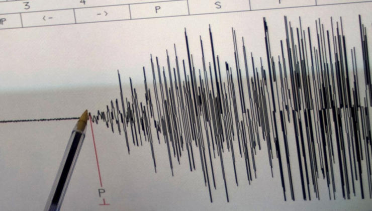 Endonezya'da 6,5 büyüklüğünde deprem