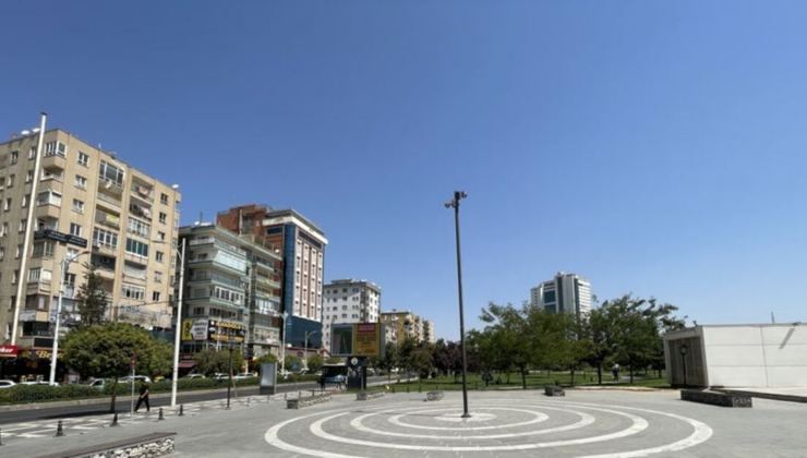 Caddeler sokaklar boş kaldı… Termometre 53 dereceyi gördü!