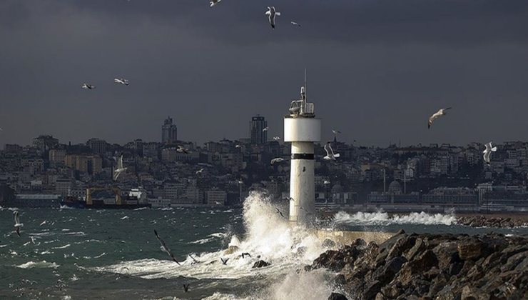 İstanbul Valiliği’nden yarın için kuvvetli rüzgar ve fırtına uyarısı