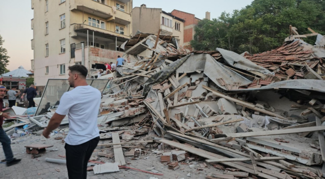 Balıkesir'de depremde yıkılan binanın sahibi tutuklandı, müteahhit serbest kaldı