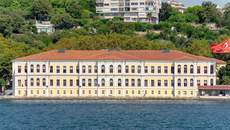 Kapısından girenin hayatı kurtuluyor: Türkiye'nin en iyi liseleri belli oldu