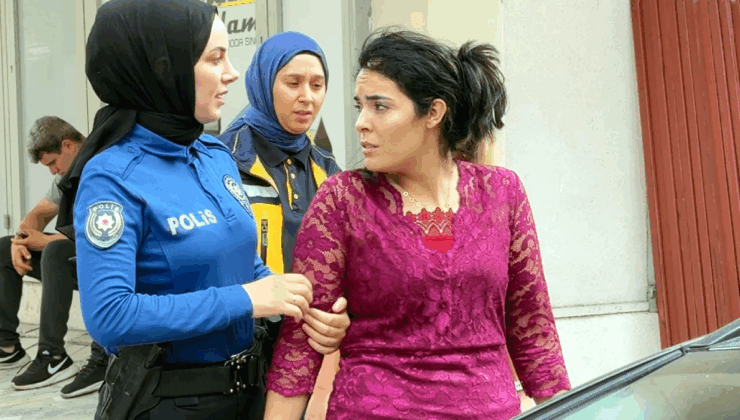 Canına kıymak için çatıya çıktı sanıldı, gerçek bambaşka çıktı