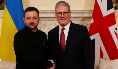 Starmer, TrumpPutin görüşmesi öncesi Zelenski ile bir araya geldi