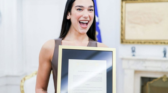 Dua Lipa'nın vatandaşlık sevinci