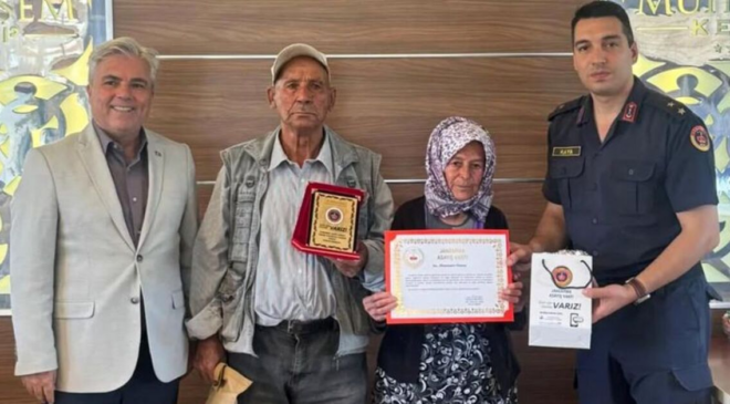 Tüm mal varlıkları olan evi bağışladılar