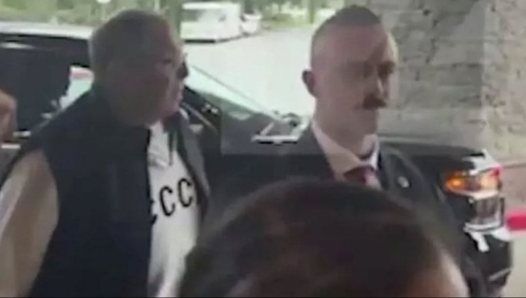Tarihi zirve öncesi kıyafet detayı