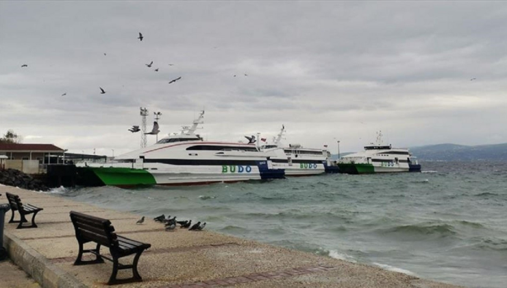 Marmara'da poyraz etkisi: Deniz ulaşımı olumsuz etkilendi