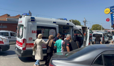 Halk otobüsü ile otomobil çarpıştı; 5 yaralı