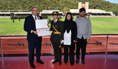 Şehit Ömer Halisdemir'in kızı teğmen oldu
