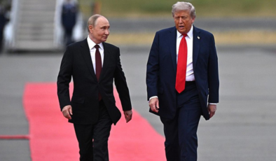 Dev buluşma gerçekleşti: Trump ve Putin bir araya geldi