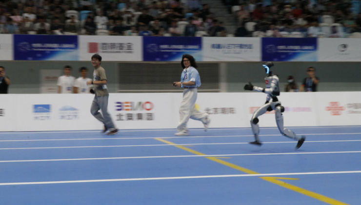 İnsansı robotlar Pekin’de yarışıyor: Atletizm, futbol, kick boks ve daha fazlası