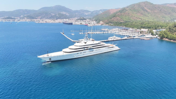 2.5 yıldır Marmaris'te demirliydi! Rus milyarder Abramoviç'in yatı demir aldı