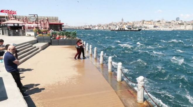 İstanbul'da fırtına!