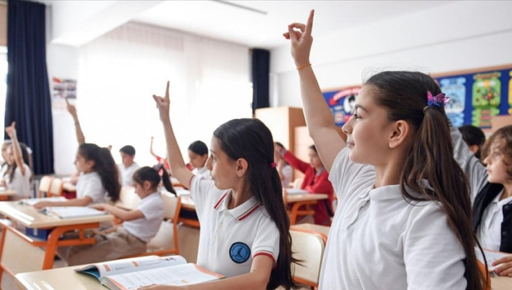 Vali Gül açıkladı: İstanbul'da deprem riski olan okul var mı?