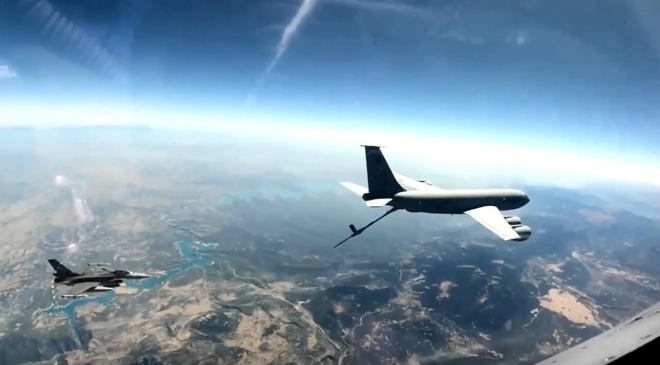Hava Kuvvetlerinden Kıbrıs Adası'nın güneyinde eğitim uçuşu