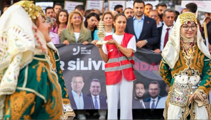 CHP Gençlik Kolları Çerçioğlu'nu 'omurga' ile protesto etti