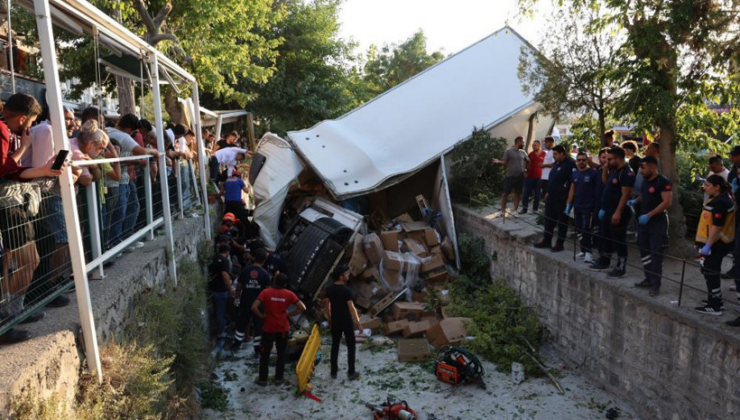 Freni patlayan kamyon ortalığı savaş alanına çevirdi!