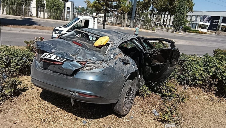 Eskişehir'de otomobil şarampole yuvarlandı: 9 yaşındaki çocuk hayatını kaybetti, 1’i çocuk 4 yaralı