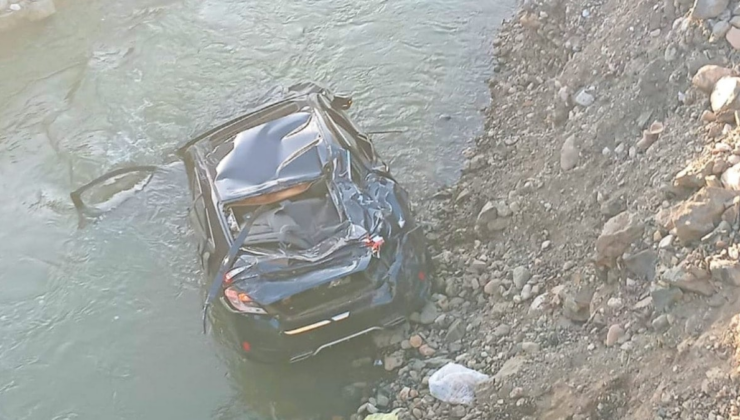 Bingöl'de otomobil Peri Çayı’na uçtu: 1'i ağır 2 yaralı