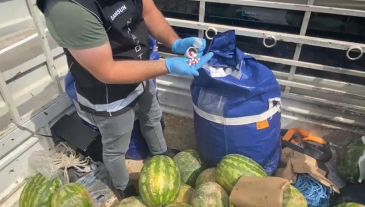 Karpuzların arasından uyuşturucu çıktı