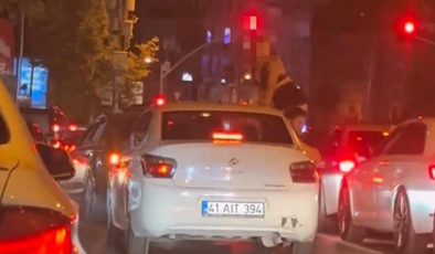 Adres bu kez Bağdat Caddesi: Araç üzerinde twerk çılgınlığı tam gaz devam ediyor!