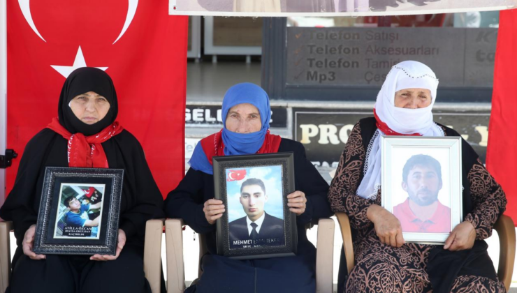 Muşlu aileler DEM Parti önündeki eylemlerini sürdürdü