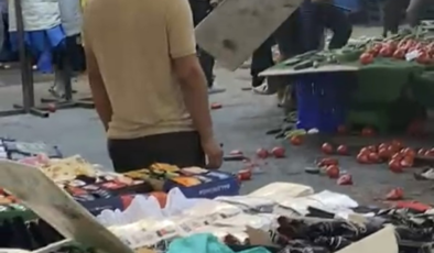 Pazarcılar kavga etti, sopalar, yumruklar, tekmeler havada uçuştu