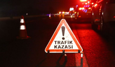 Tarım aracı ile otomobil çarpıştı: 1 ölü, 1 yaralı