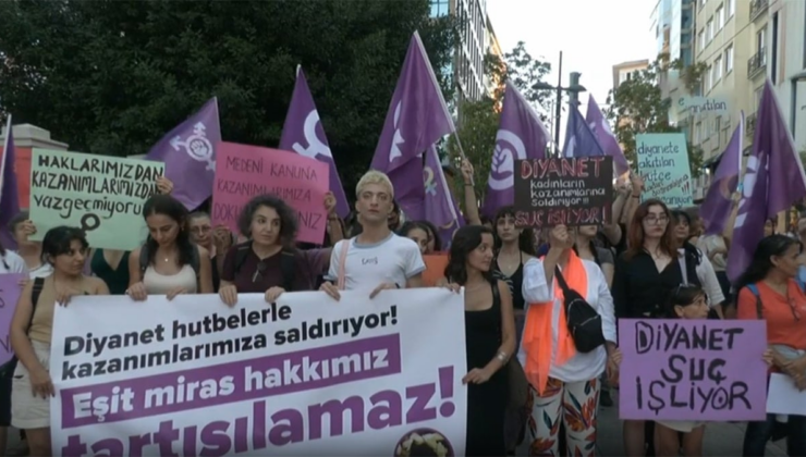 Kadınlar, Diyanet'in hutbesine tepki için toplandı