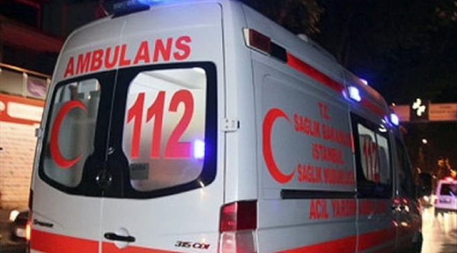 Kocasını kurtarmak için gölete atlayan kadın kurtarıldı