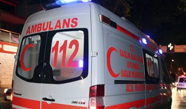 Kocasını kurtarmak için gölete atlayan kadın kurtarıldı