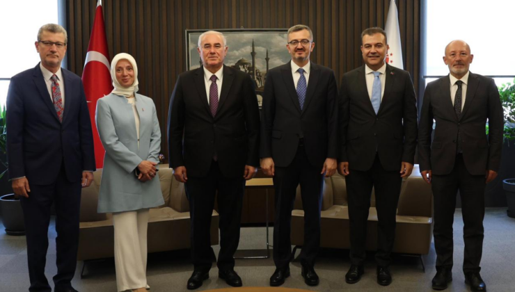 İletişim Başkanı Duran, Kamu Başdenetçisi Akarca ile bir araya geldi