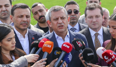 Özgür Özel: Ev hapsinde tuttukları İstanbul'da restoranlarda fink atıyor