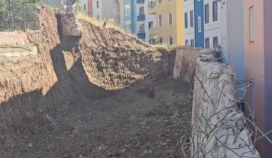 Erzurum İspir'de heyelan: Bazı evler tahliye edildi