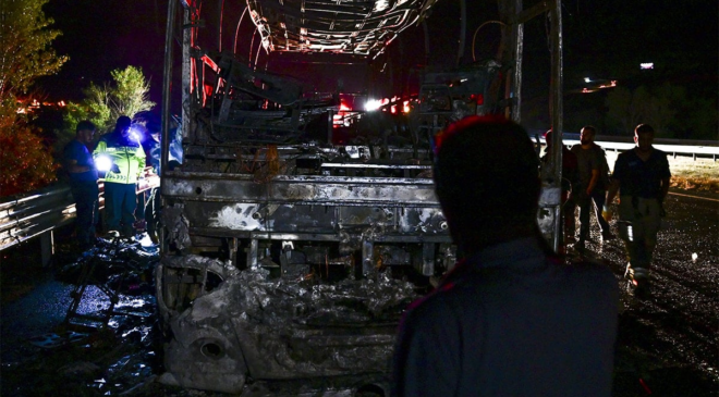 İçinde 36 kişi vardı! Ankara'da alev alev yanan yolcu otobüsünde can pazarı