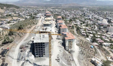 Hatay Hassa'da afet konutlarının yapımı devam ediyor