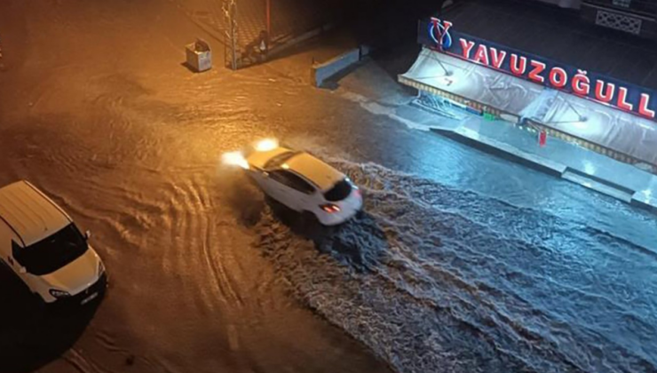 Ankara sele teslim oldu: Yollar göle döndü