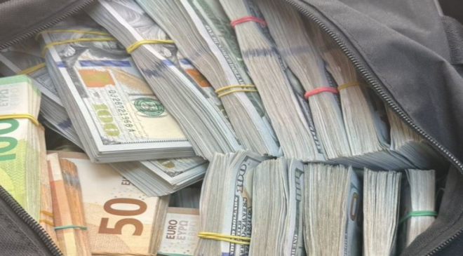 Türkiye’ye gelen araçtan servet çıktı